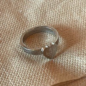 Gucci Women Sterling Silver Heart Ring  Size 8